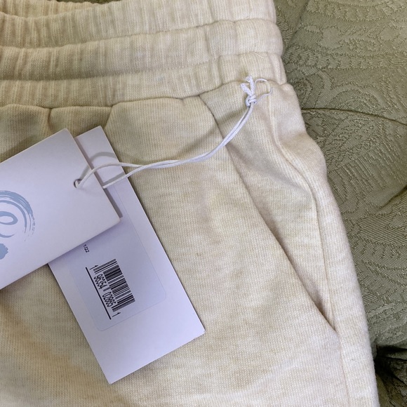 Johnny Was Calme Pull On Short Size Large Color:Bum NWT Retail $108 - Picture 4 of 8